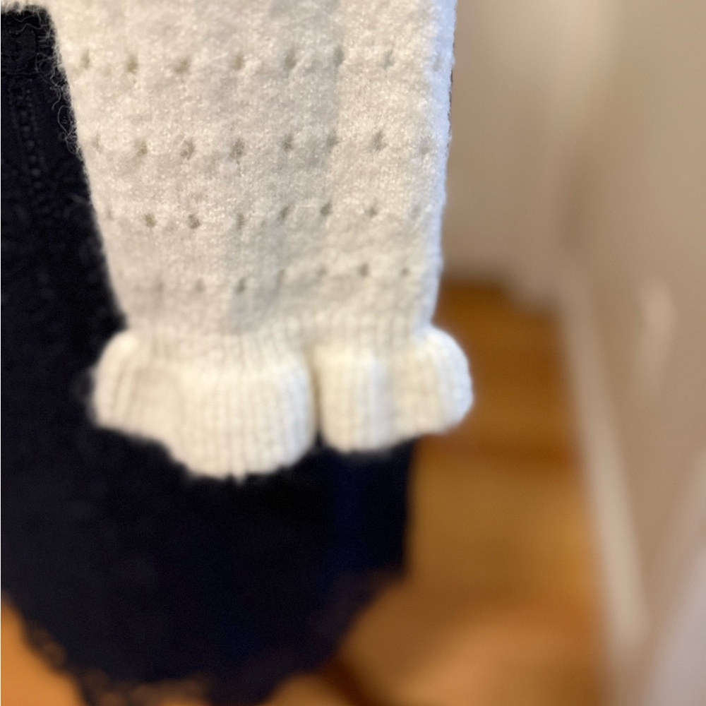 Elegant Ivory Button-Up Cardigan - Picture 2 of 2